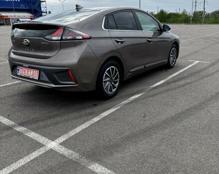 Коричневый Хендай Ioniq, объемом двигателя 0 л и пробегом 138 тыс. км за 16150 $, фото 8 на Automoto.ua