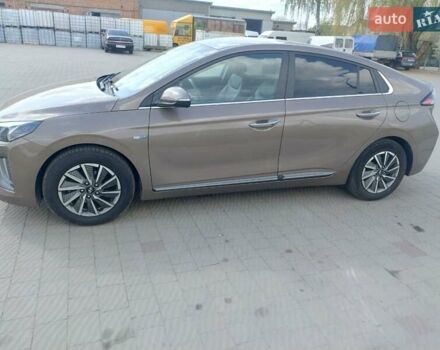 Коричневый Хендай Ioniq, объемом двигателя 0 л и пробегом 136 тыс. км за 15700 $, фото 6 на Automoto.ua