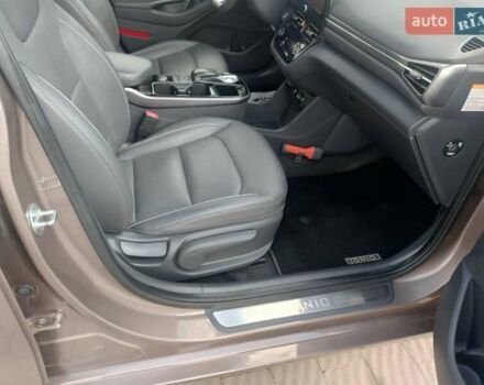 Коричневый Хендай Ioniq, объемом двигателя 0 л и пробегом 136 тыс. км за 15700 $, фото 16 на Automoto.ua