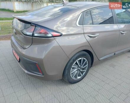 Коричневый Хендай Ioniq, объемом двигателя 0 л и пробегом 136 тыс. км за 15700 $, фото 8 на Automoto.ua