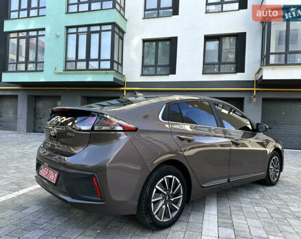 Коричневый Хендай Ioniq, объемом двигателя 0 л и пробегом 90 тыс. км за 14800 $, фото 54 на Automoto.ua