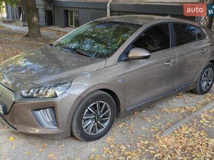 Коричневый Хендай Ioniq, объемом двигателя 0 л и пробегом 98 тыс. км за 14000 $, фото 1 на Automoto.ua