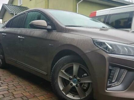 Коричневый Хендай Ioniq, объемом двигателя 0 л и пробегом 90 тыс. км за 15950 $, фото 1 на Automoto.ua