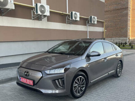 Хендай Ioniq 2020 в Тернополе на Automoto.ua Коричневый Хендай Ioniq, объемом двигателя 0 л и пробегом 84 тыс. км за 14850 $, фото 1 на Automoto.ua