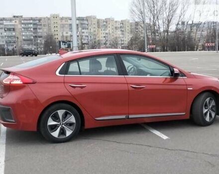 Червоний Хендай Ioniq, об'ємом двигуна 0 л та пробігом 135 тис. км за 14850 $, фото 5 на Automoto.ua