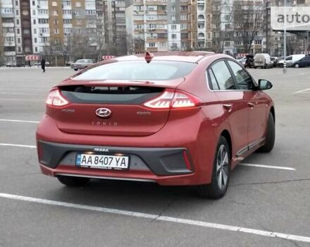 Червоний Хендай Ioniq, об'ємом двигуна 0 л та пробігом 135 тис. км за 14850 $, фото 7 на Automoto.ua