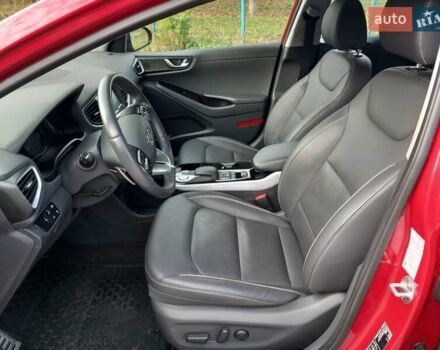 Червоний Хендай Ioniq, об'ємом двигуна 0 л та пробігом 53 тис. км за 14800 $, фото 16 на Automoto.ua