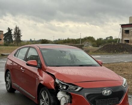 Красный Хендай Ioniq, объемом двигателя 0 л и пробегом 192 тыс. км за 10500 $, фото 1 на Automoto.ua