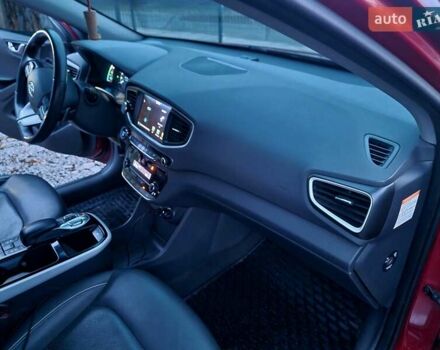 Красный Хендай Ioniq, объемом двигателя 0 л и пробегом 142 тыс. км за 12950 $, фото 23 на Automoto.ua