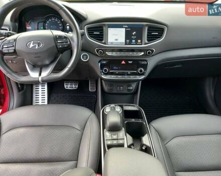 Червоний Хендай Ioniq, об'ємом двигуна 0 л та пробігом 53 тис. км за 14800 $, фото 22 на Automoto.ua