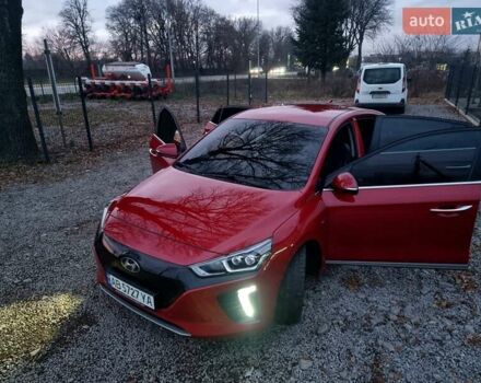Красный Хендай Ioniq, объемом двигателя 0 л и пробегом 142 тыс. км за 12950 $, фото 13 на Automoto.ua