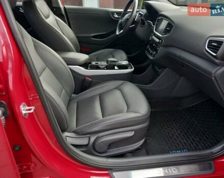 Червоний Хендай Ioniq, об'ємом двигуна 0 л та пробігом 53 тис. км за 14800 $, фото 27 на Automoto.ua