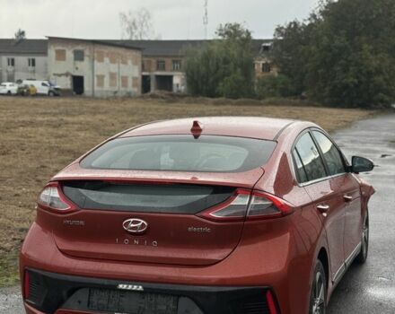 Красный Хендай Ioniq, объемом двигателя 0 л и пробегом 192 тыс. км за 10500 $, фото 5 на Automoto.ua