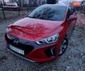 Красный Хендай Ioniq, объемом двигателя 0 л и пробегом 142 тыс. км за 12950 $, фото 1 на Automoto.ua
