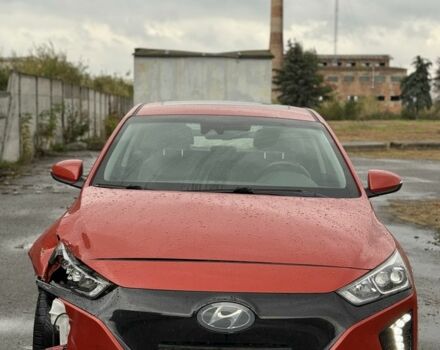 Красный Хендай Ioniq, объемом двигателя 0 л и пробегом 192 тыс. км за 10500 $, фото 2 на Automoto.ua