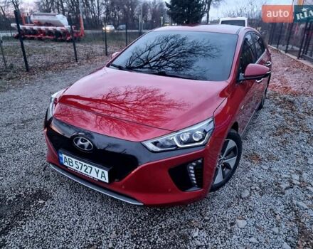 Красный Хендай Ioniq, объемом двигателя 0 л и пробегом 142 тыс. км за 12950 $, фото 2 на Automoto.ua