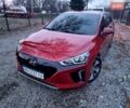 Красный Хендай Ioniq, объемом двигателя 0 л и пробегом 142 тыс. км за 12950 $, фото 2 на Automoto.ua