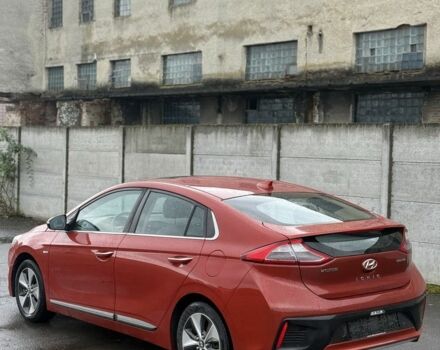 Красный Хендай Ioniq, объемом двигателя 0 л и пробегом 192 тыс. км за 10500 $, фото 4 на Automoto.ua