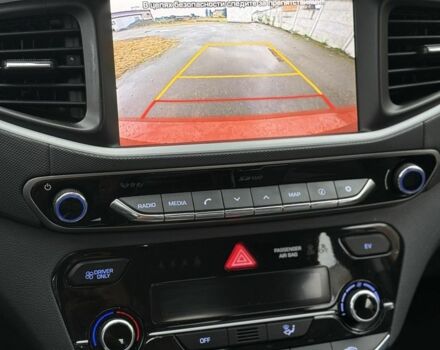 Красный Хендай Ioniq, объемом двигателя 0 л и пробегом 192 тыс. км за 10500 $, фото 13 на Automoto.ua