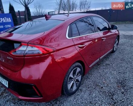 Красный Хендай Ioniq, объемом двигателя 0 л и пробегом 142 тыс. км за 12950 $, фото 7 на Automoto.ua