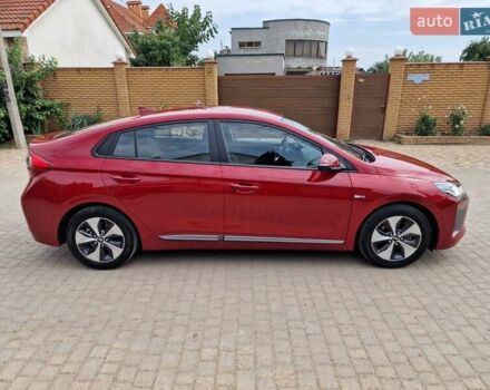 Красный Хендай Ioniq, объемом двигателя 0 л и пробегом 96 тыс. км за 13900 $, фото 37 на Automoto.ua
