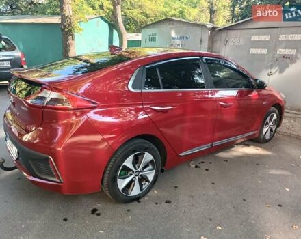 Красный Хендай Ioniq, объемом двигателя 0 л и пробегом 99 тыс. км за 15500 $, фото 2 на Automoto.ua