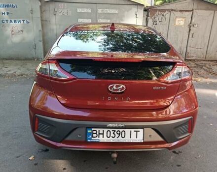 Красный Хендай Ioniq, объемом двигателя 0 л и пробегом 99 тыс. км за 15500 $, фото 3 на Automoto.ua