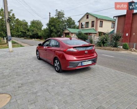 Красный Хендай Ioniq, объемом двигателя 0 л и пробегом 96 тыс. км за 13900 $, фото 31 на Automoto.ua