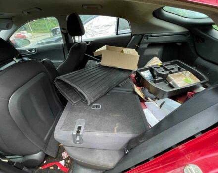 Червоний Хендай Ioniq, об'ємом двигуна 1.6 л та пробігом 120 тис. км за 8900 $, фото 3 на Automoto.ua