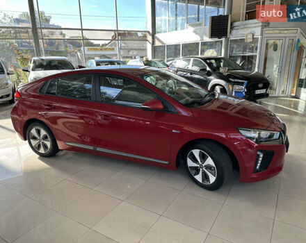 Красный Хендай Ioniq, объемом двигателя 0 л и пробегом 120 тыс. км за 11900 $, фото 2 на Automoto.ua