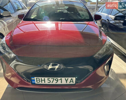 Красный Хендай Ioniq, объемом двигателя 0 л и пробегом 120 тыс. км за 11900 $, фото 20 на Automoto.ua