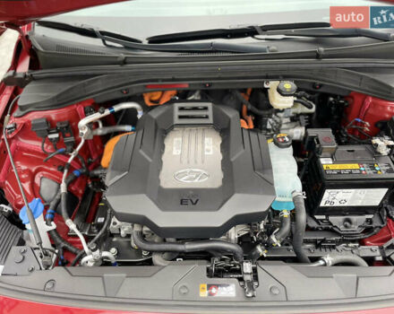 Красный Хендай Ioniq, объемом двигателя 0 л и пробегом 53 тыс. км за 16000 $, фото 24 на Automoto.ua