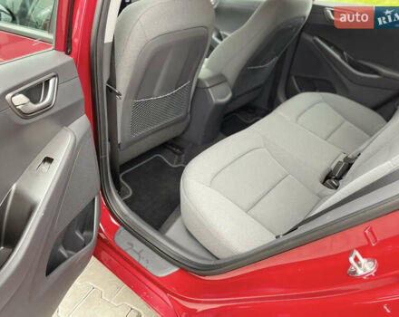 Красный Хендай Ioniq, объемом двигателя 0 л и пробегом 53 тыс. км за 16000 $, фото 12 на Automoto.ua