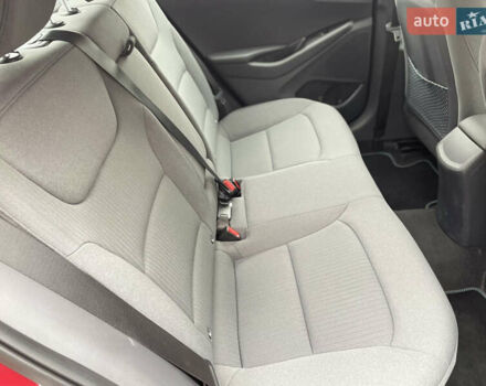 Красный Хендай Ioniq, объемом двигателя 0 л и пробегом 53 тыс. км за 16000 $, фото 20 на Automoto.ua