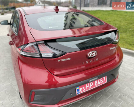 Красный Хендай Ioniq, объемом двигателя 0 л и пробегом 53 тыс. км за 16000 $, фото 9 на Automoto.ua