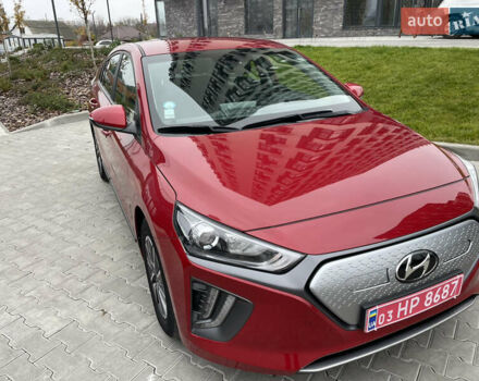 Красный Хендай Ioniq, объемом двигателя 0 л и пробегом 53 тыс. км за 16000 $, фото 3 на Automoto.ua