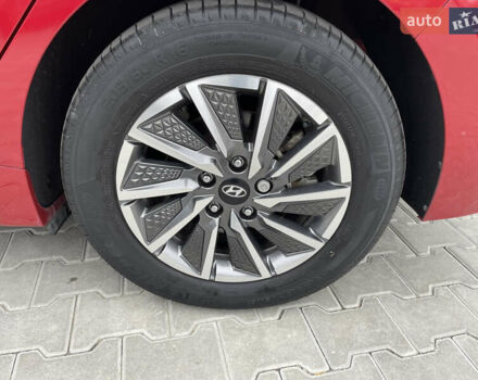 Красный Хендай Ioniq, объемом двигателя 0 л и пробегом 53 тыс. км за 16000 $, фото 11 на Automoto.ua