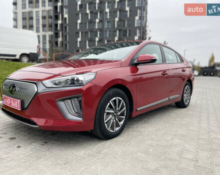 Красный Хендай Ioniq, объемом двигателя 0 л и пробегом 53 тыс. км за 16000 $, фото 7 на Automoto.ua