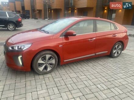 Хендай Ioniq 2017 в Днепре (Днепропетровске) на Automoto.ua Красный Хендай Ioniq, объемом двигателя 0 л и пробегом 140 тыс. км за 13950 $, фото 1 на Automoto.ua
