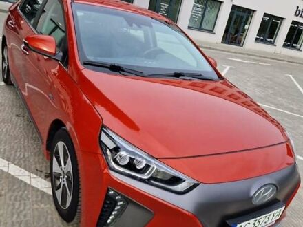 Червоний Хендай Ioniq, об'ємом двигуна 0 л та пробігом 99 тис. км за 15300 $, фото 1 на Automoto.ua