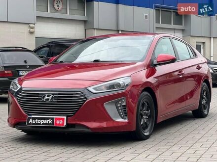 Красный Хендай Ioniq, объемом двигателя 1.6 л и пробегом 170 тыс. км за 13490 $, фото 1 на Automoto.ua