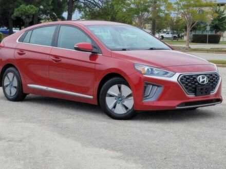 Хендай Ioniq 2021 в Чернигове на Automoto.ua Красный Хендай Ioniq, объемом двигателя 1.6 л и пробегом 45 тыс. км за 13500 $, фото 1 на Automoto.ua