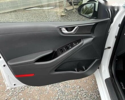 Хендай Ioniq, об'ємом двигуна 0 л та пробігом 96 тис. км за 12599 $, фото 9 на Automoto.ua