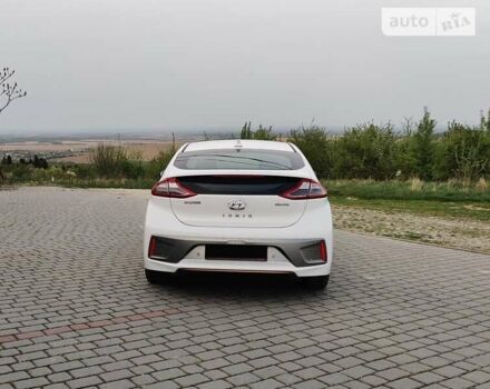 Хендай Ioniq, объемом двигателя 0 л и пробегом 62 тыс. км за 14445 $, фото 8 на Automoto.ua