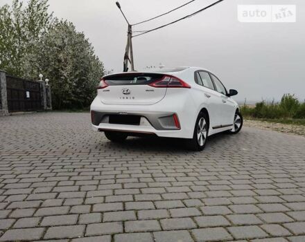 Хендай Ioniq, об'ємом двигуна 0 л та пробігом 62 тис. км за 14445 $, фото 4 на Automoto.ua