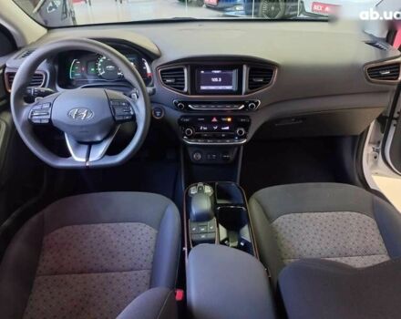 Хендай Ioniq, об'ємом двигуна 0 л та пробігом 13 тис. км за 13500 $, фото 11 на Automoto.ua
