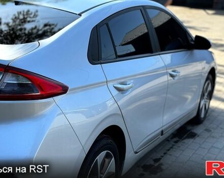 Хендай Ioniq, объемом двигателя 88 л и пробегом 160 тыс. км за 11500 $, фото 4 на Automoto.ua