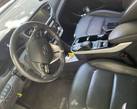 Хендай Ioniq, объемом двигателя 0 л и пробегом 99 тыс. км за 14800 $, фото 1 на Automoto.ua