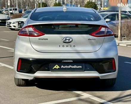 Хендай Ioniq, объемом двигателя 0 л и пробегом 100 тыс. км за 12999 $, фото 4 на Automoto.ua
