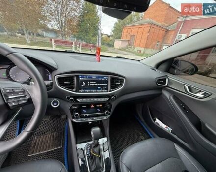 Хендай Ioniq, объемом двигателя 1.58 л и пробегом 92 тыс. км за 13500 $, фото 2 на Automoto.ua